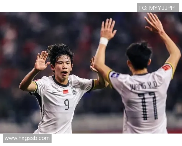 最新足球明星闪耀上海引发球迷热潮盛况空前 最新足球明星闪耀上海引发球迷热潮盛况空前