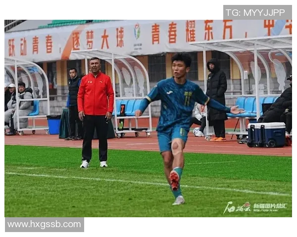 新疆足球明星汇总及其在国内外赛场的表现分析