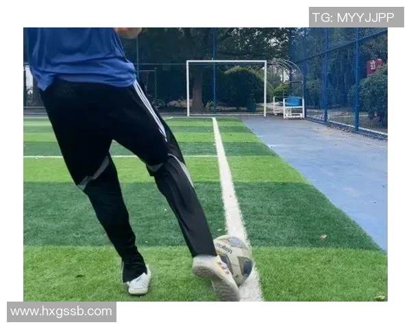 足球明星正脚背射门姿势解析与技巧分享助你提升射门水平